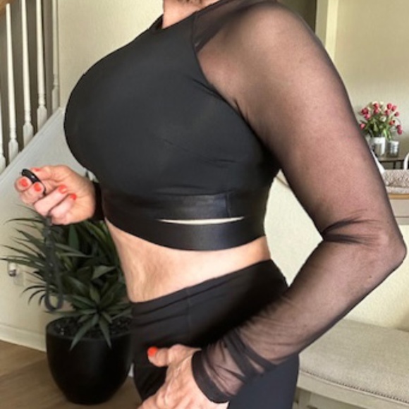 BeBe  black crop top SMALL  NWOT - Picture 8 of 10